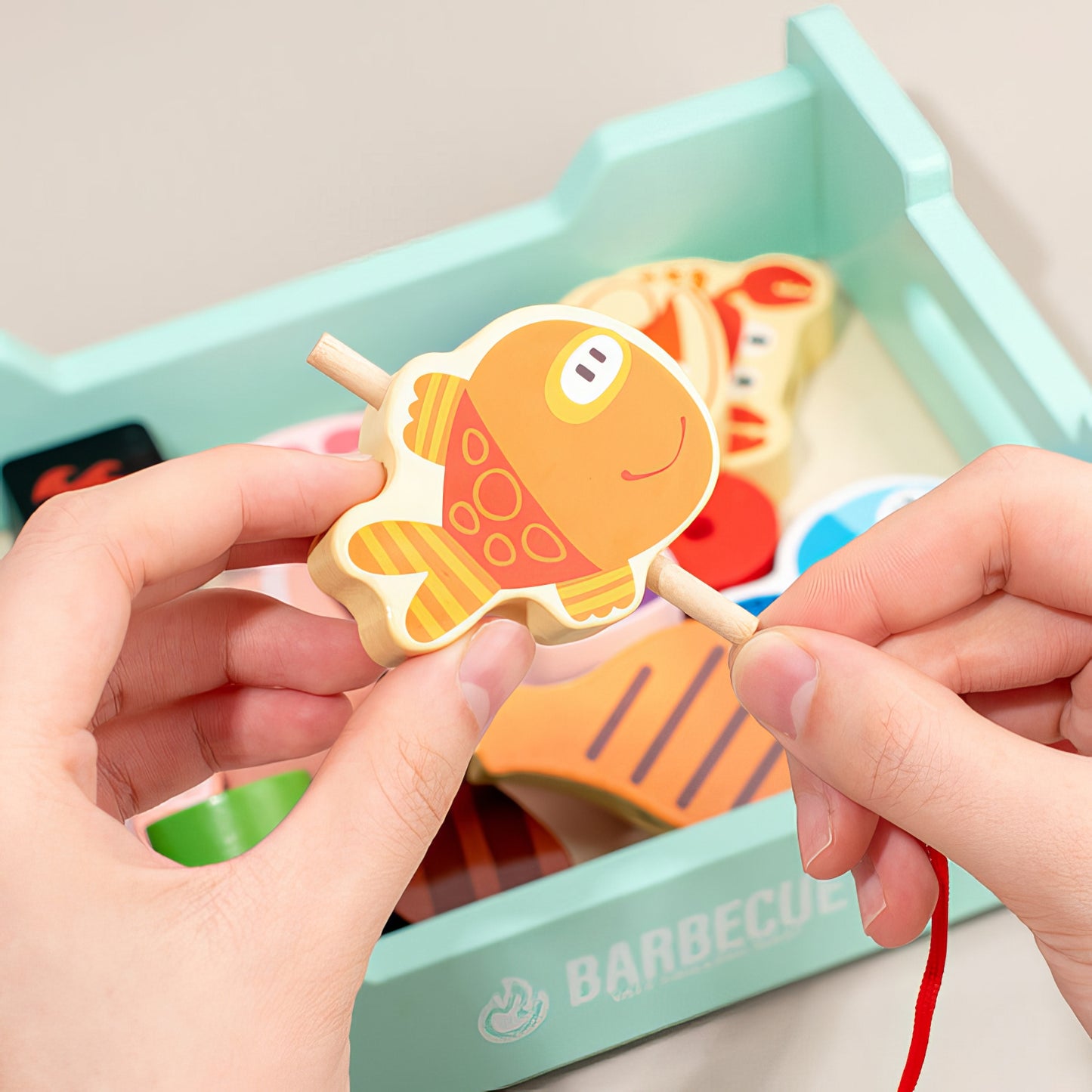 Montessori İlhamlı Barbekü Oyun Seti – Doğal Ahşap, Pembe ve Yeşil