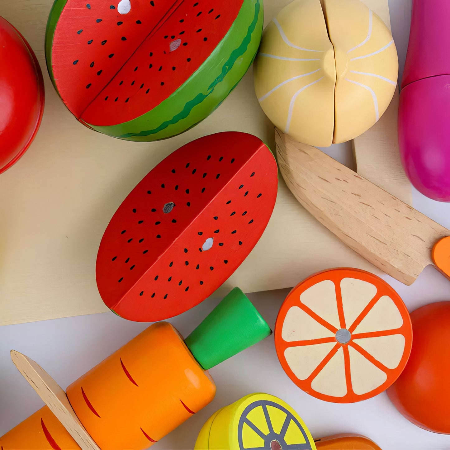 Montessori Ahşap 17 Parça Mıknatıslı Meyve Sebze Seti – Kasa İçinde Eğitici Oyun