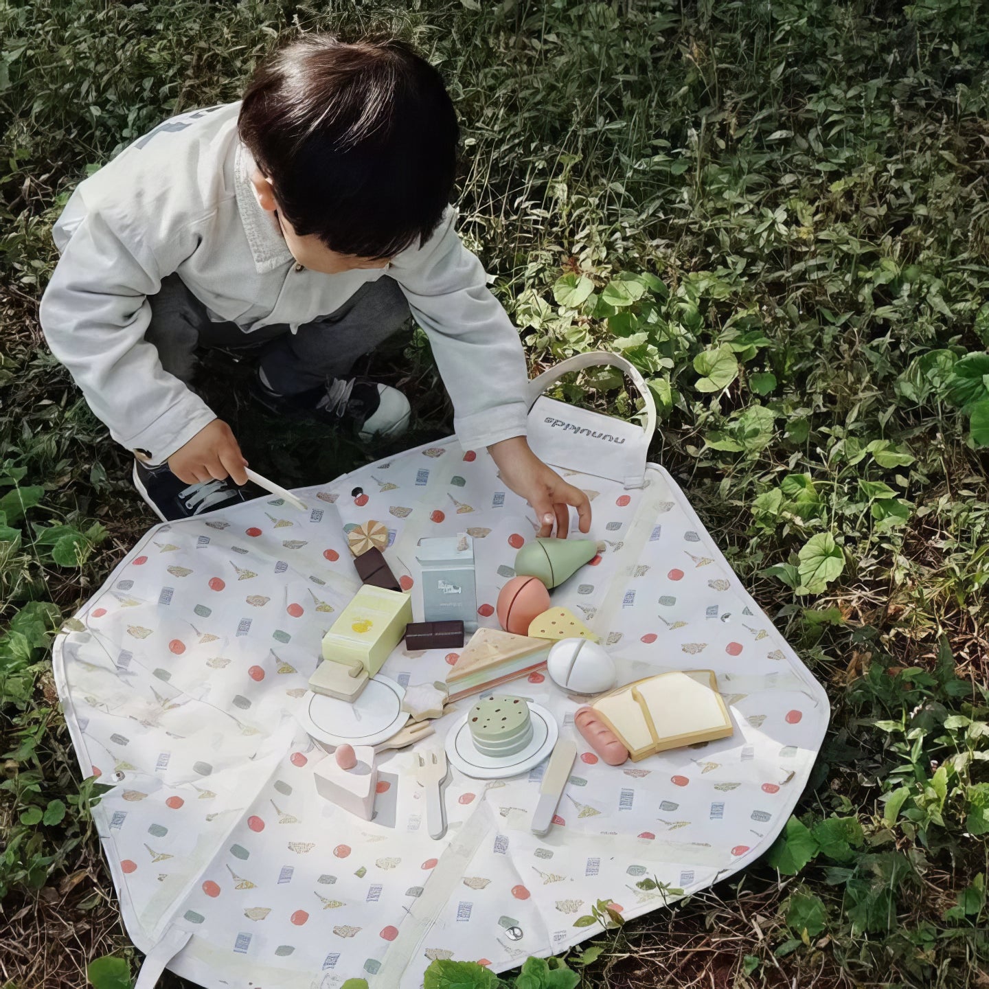 Montessori Ahşap 24 Parça Çantalı Piknik Seti – Nunukids