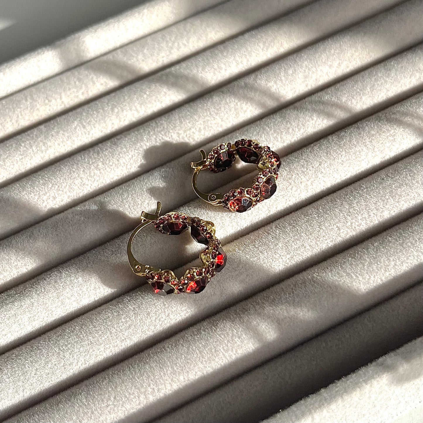 Xuping Çelik Küpe Kadın Mocha Küpe Işıltılı Halka Model Eternal Sunshine