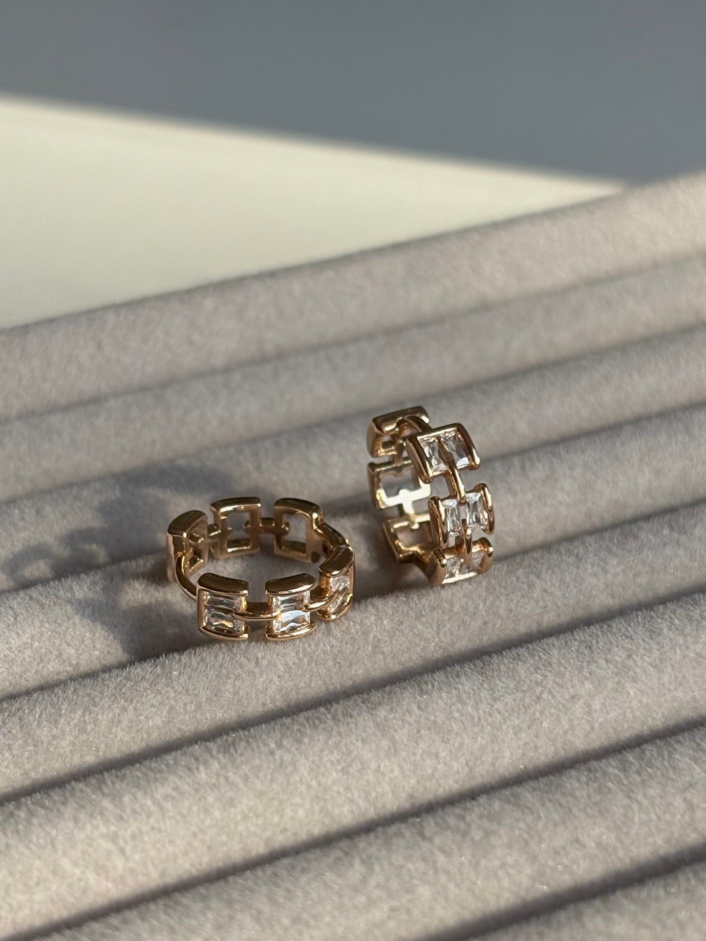 Xuping Çelik Küpe Kadın Luxe Rose Taşlı Küpe Işıltılı Halka Model Eternal Sunshine