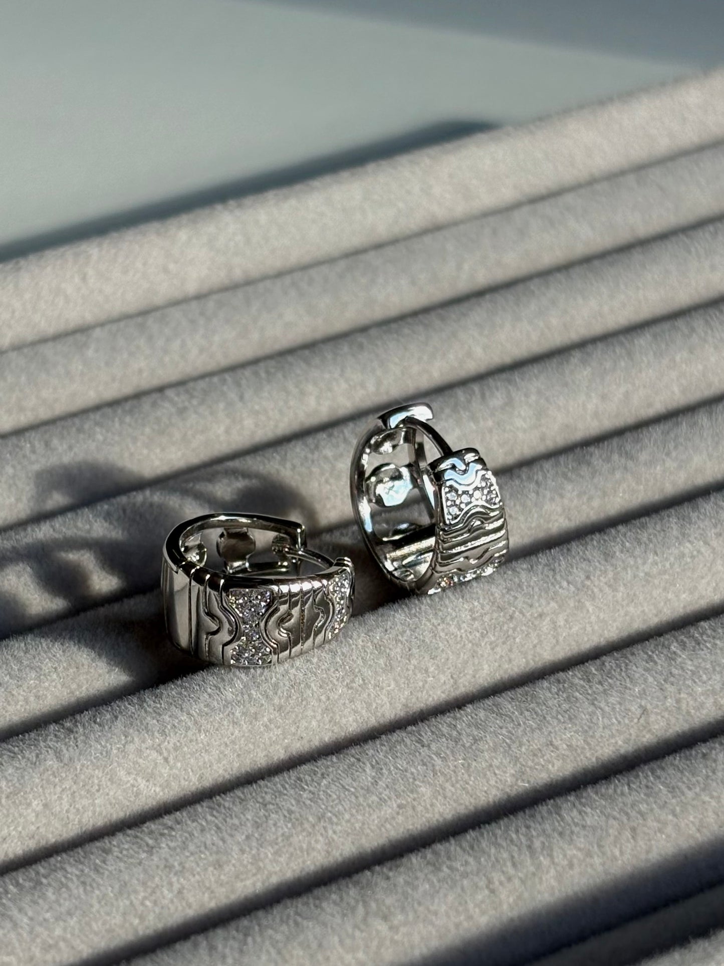 Xuping Çelik Küpe Kadın Vera Silver Küpe Işıltılı Halka Model Eternal Sunshine