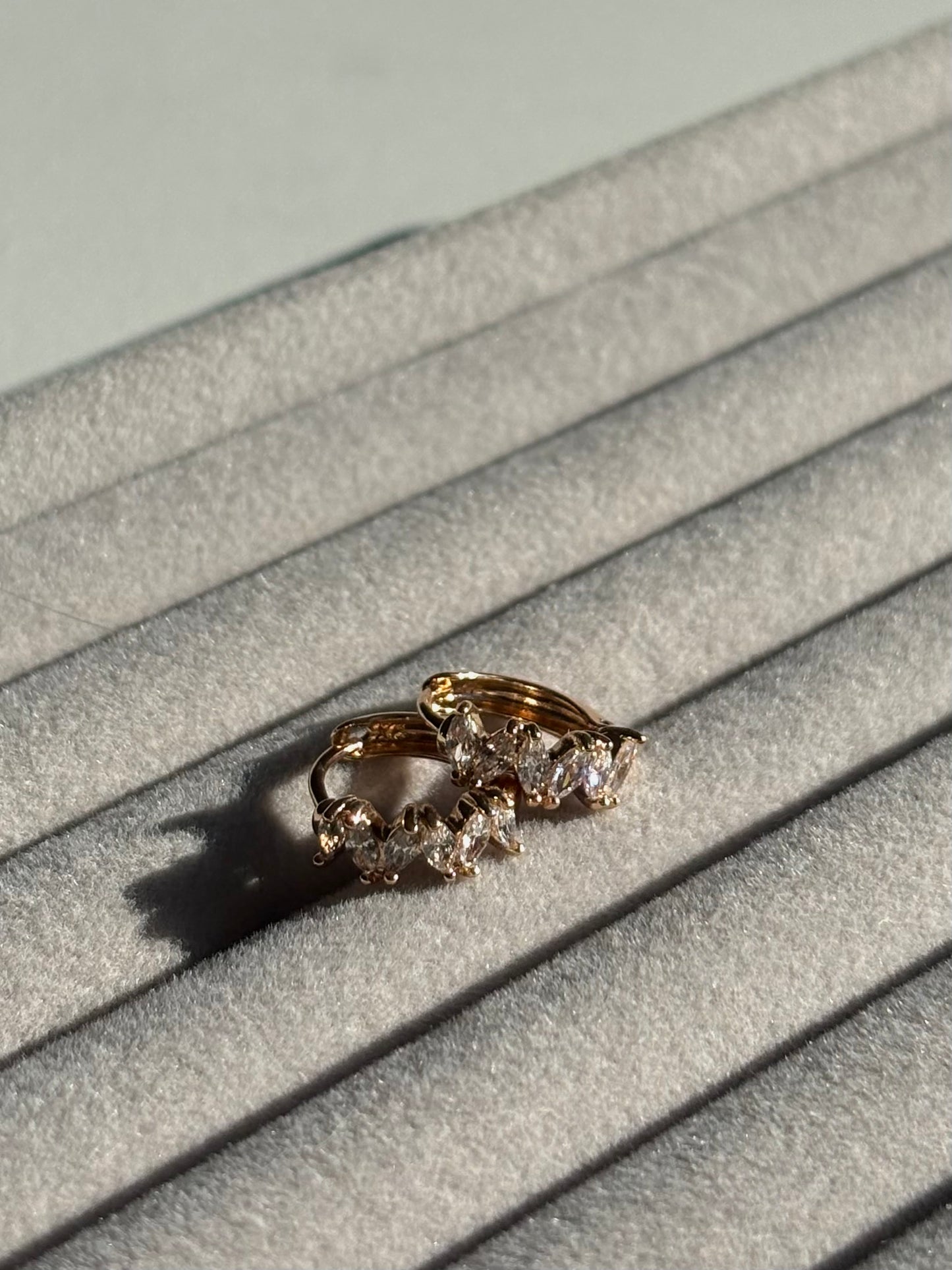 Xuping Çelik Küpe Kadın Vega Küpe Işıltılı Halka Model Eternal Sunshine