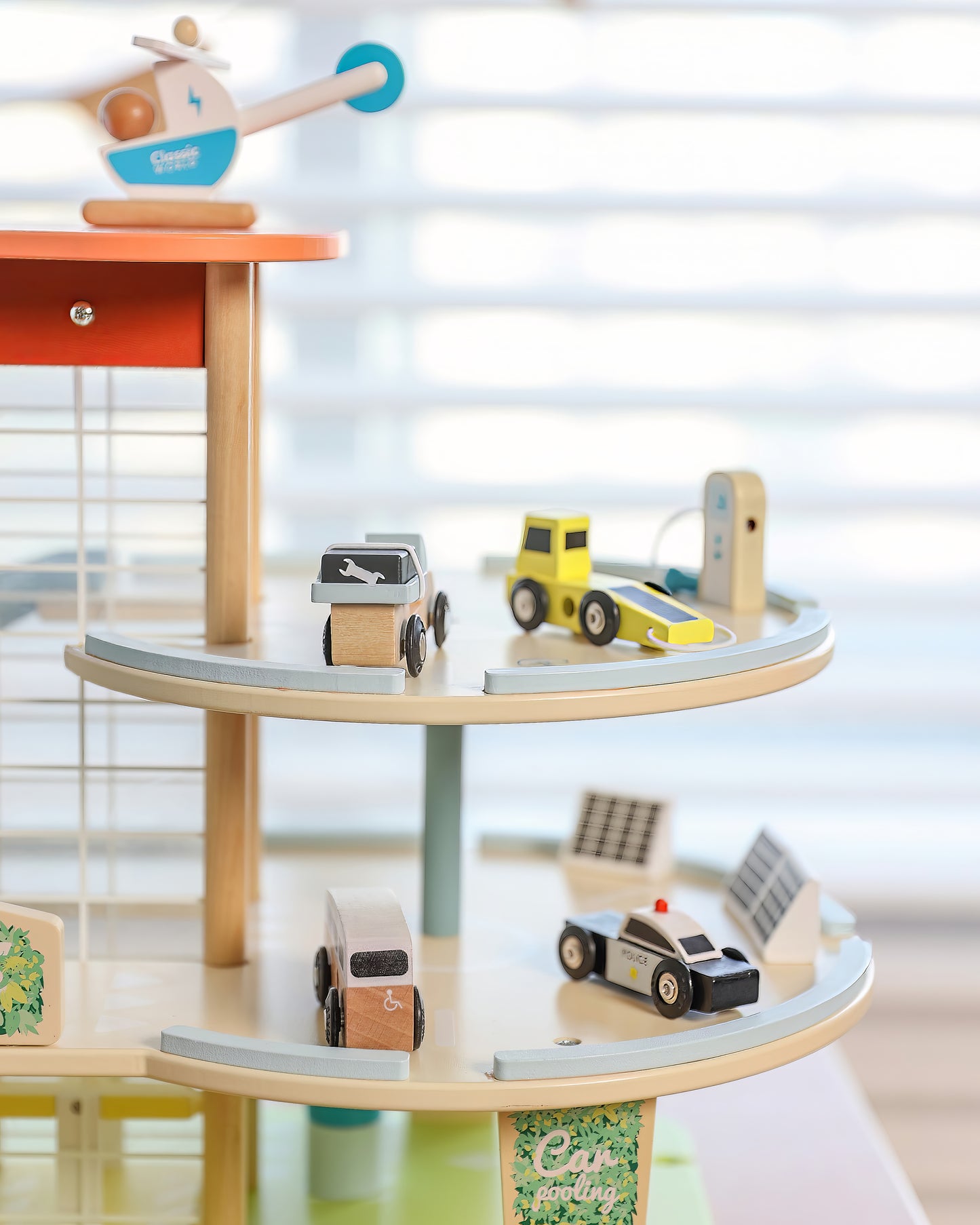 Eğitici Ahşap Katlı Otopark ve Garaj Seti - Helikopter Pistli & Arabalı (9 Parça)