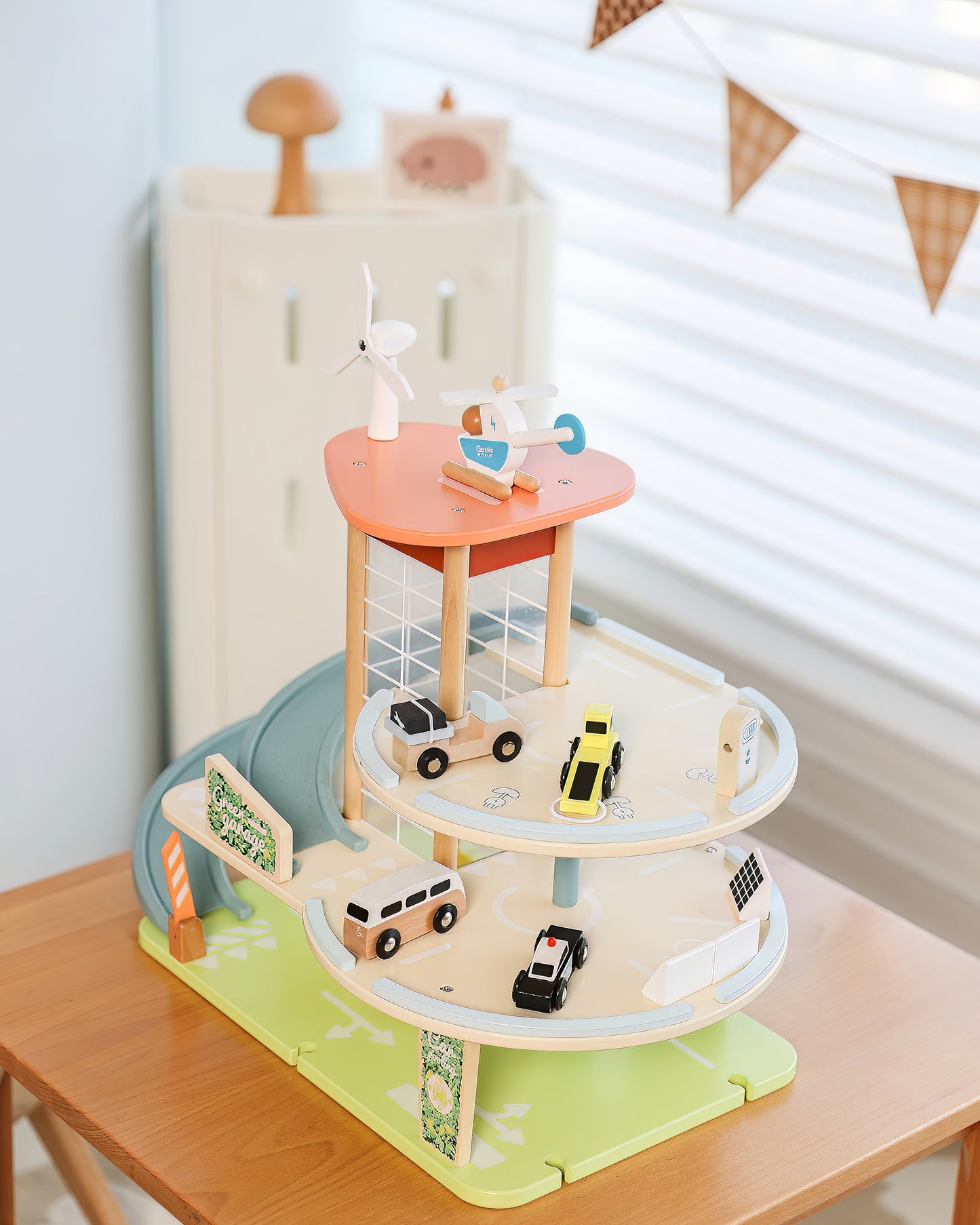 Eğitici Ahşap Katlı Otopark ve Garaj Seti - Helikopter Pistli & Arabalı (9 Parça)