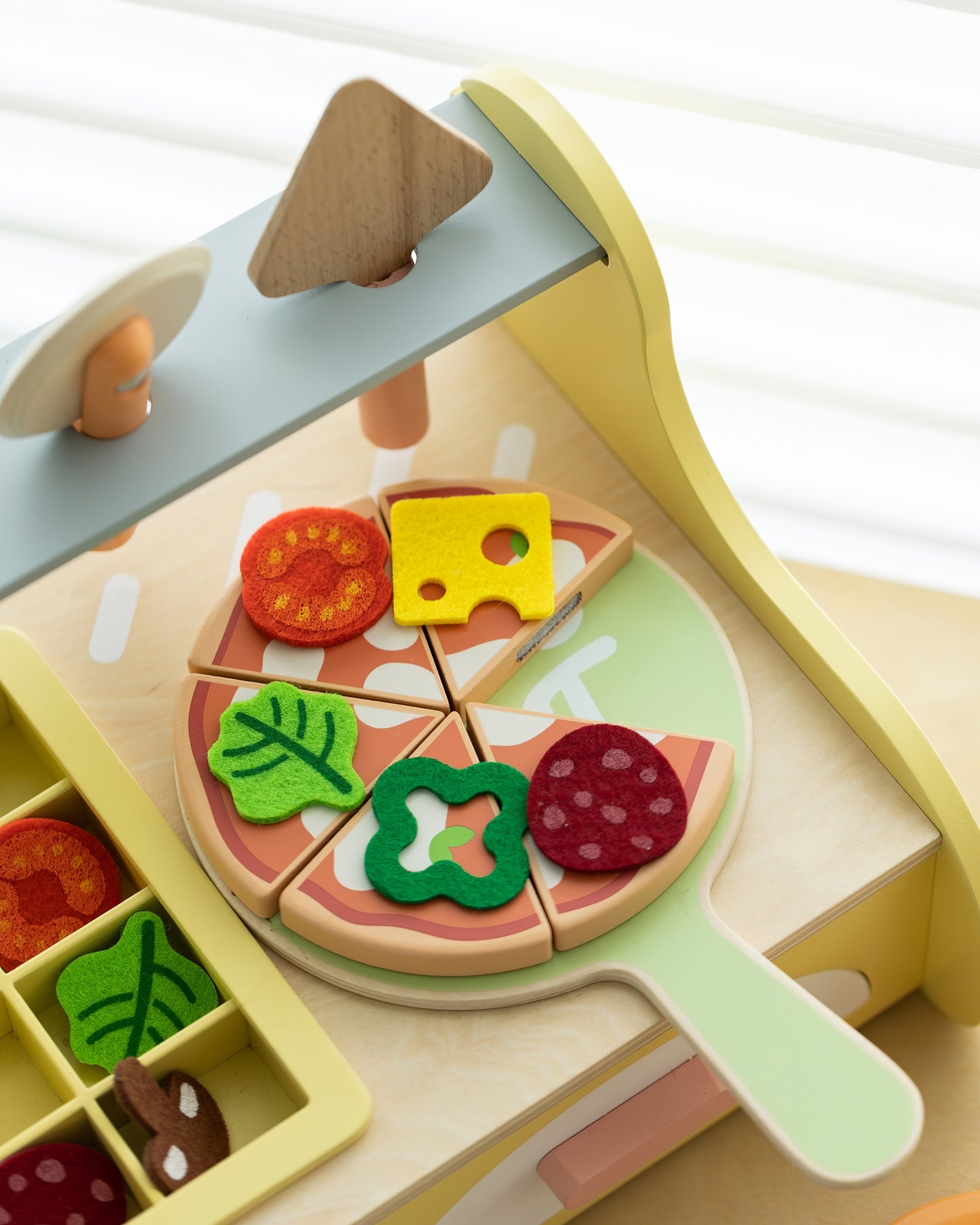 Ahşap Oyuncak Pizza Fırını ve Pişirme Seti (31 Parça)