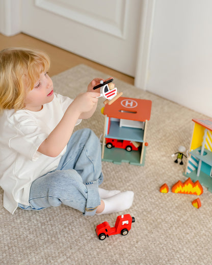 Ahşap İtfaiye İstasyonu ve Garaj Seti - Araçlı & Figürlü (13 Parça)