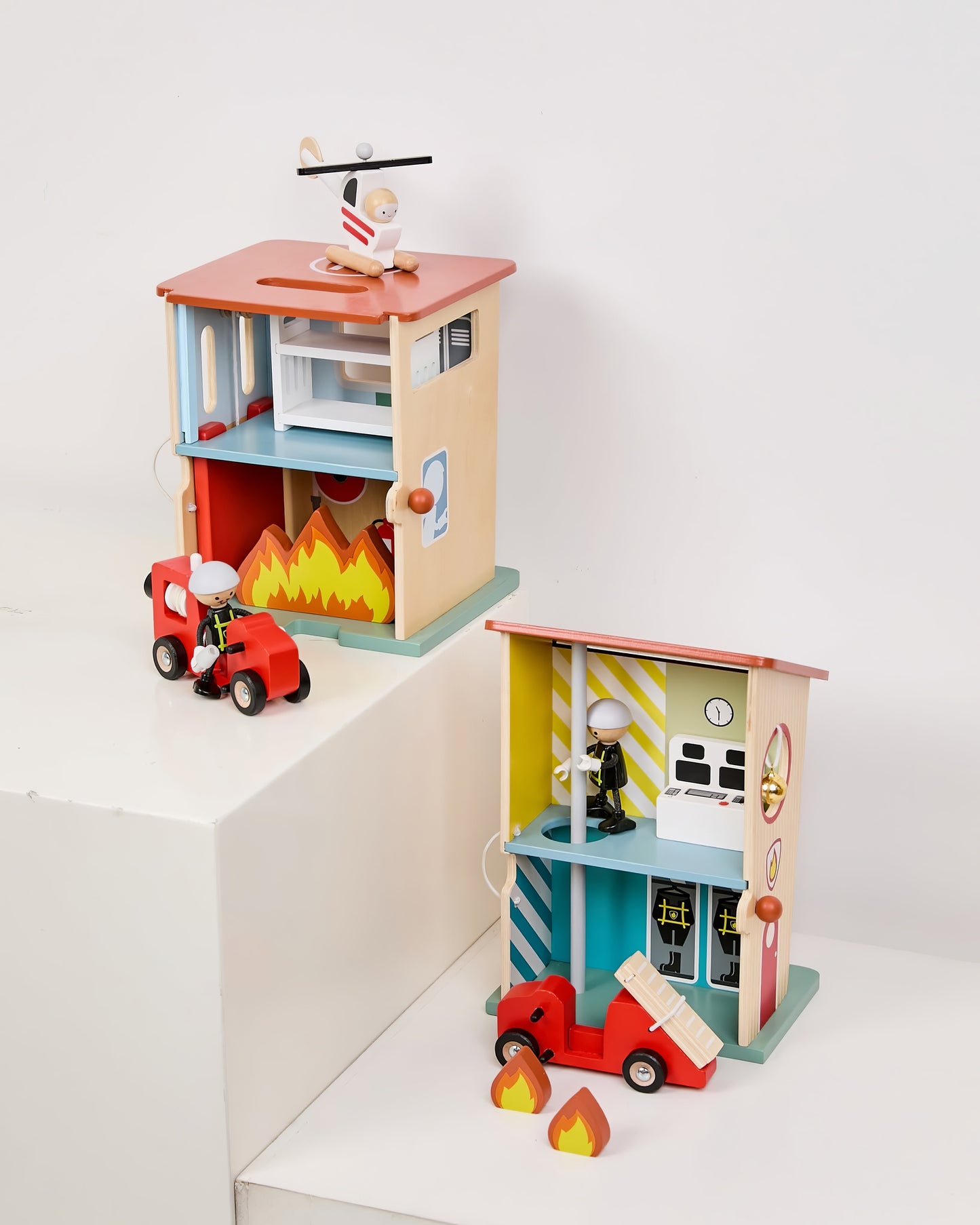 Ahşap İtfaiye İstasyonu ve Garaj Seti - Araçlı & Figürlü (13 Parça)