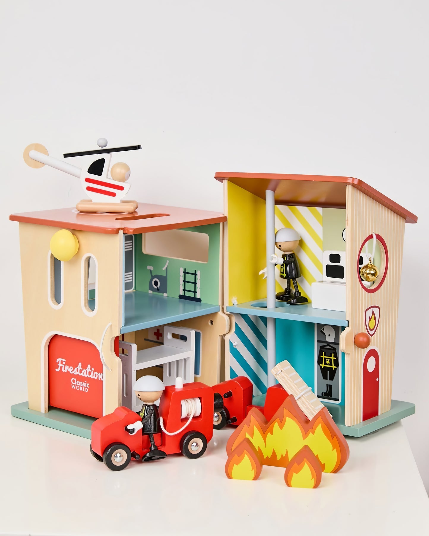 Ahşap İtfaiye İstasyonu ve Garaj Seti - Araçlı & Figürlü (13 Parça)