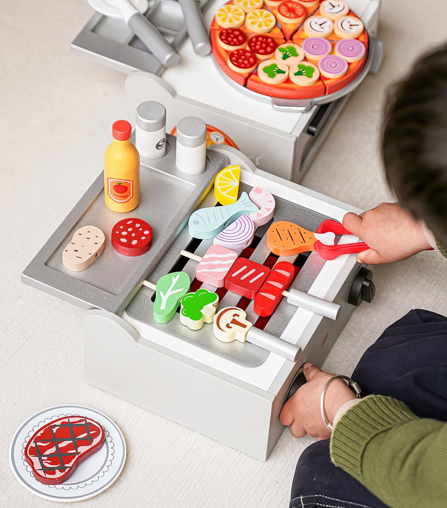 Montessori Ahşap Barbekü Seti – Eğlenceli Mutfak Macerası Çocukları Bekliyor!