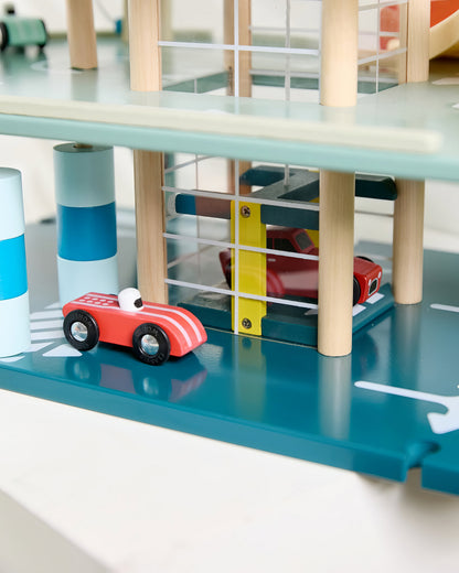 15 Parçalı Ahşap Vintage Garaj ve Çok Katlı Otopark
