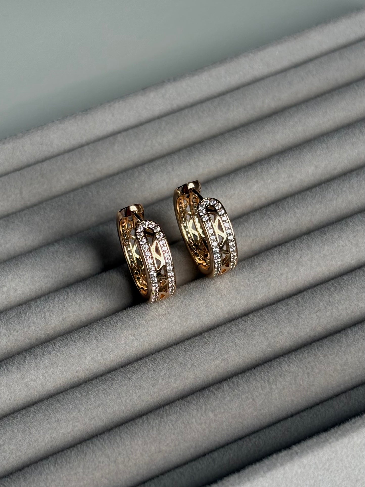 Xuping Çelik Küpe Kadın Silva Rose Küpe Işıltılı Halka Model Eternal Sunshine