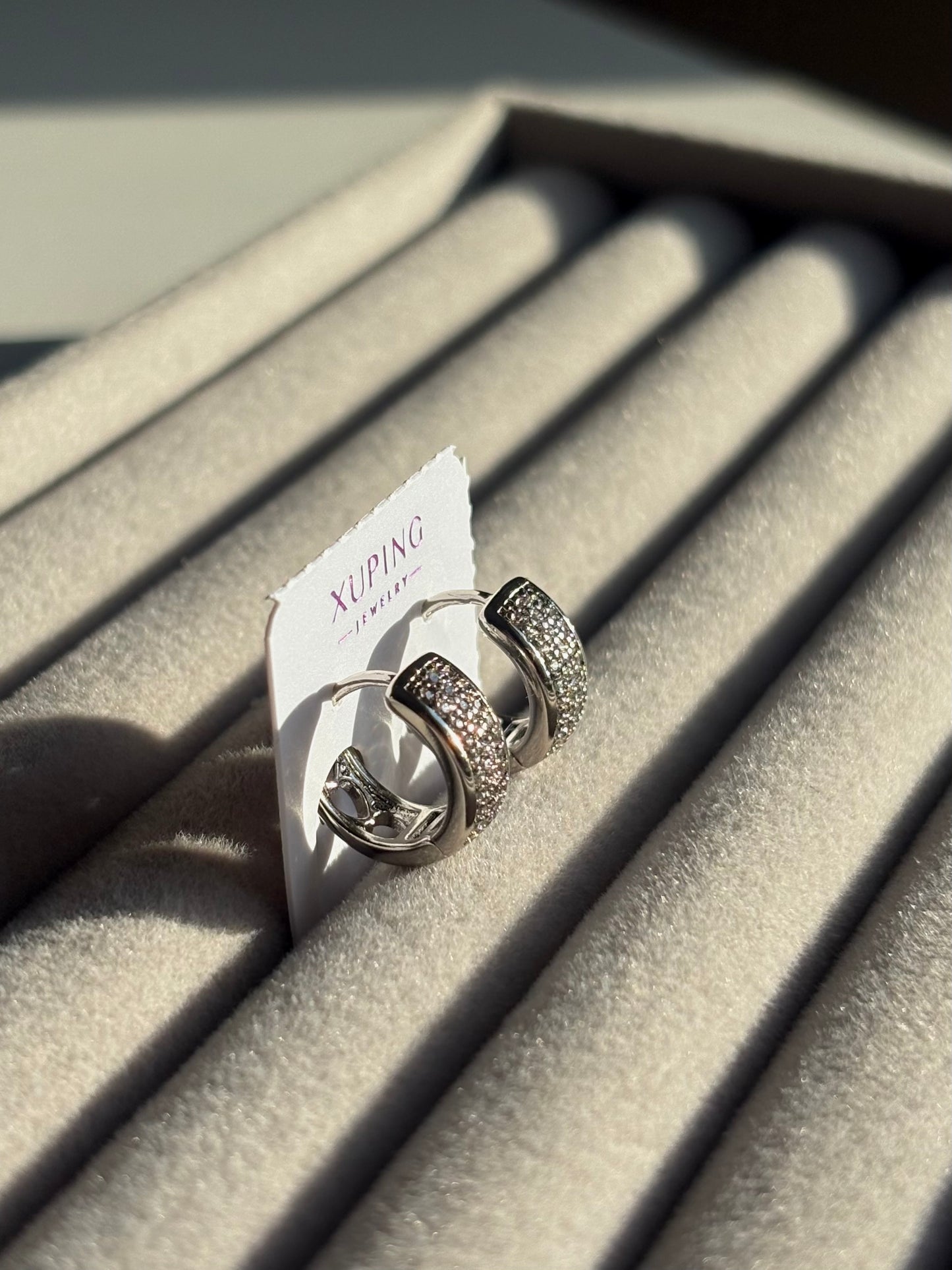 Xuping Çelik Küpe Kadın Elva Taşlı Küpe Işıltılı Halka Model Eternal Sunshine