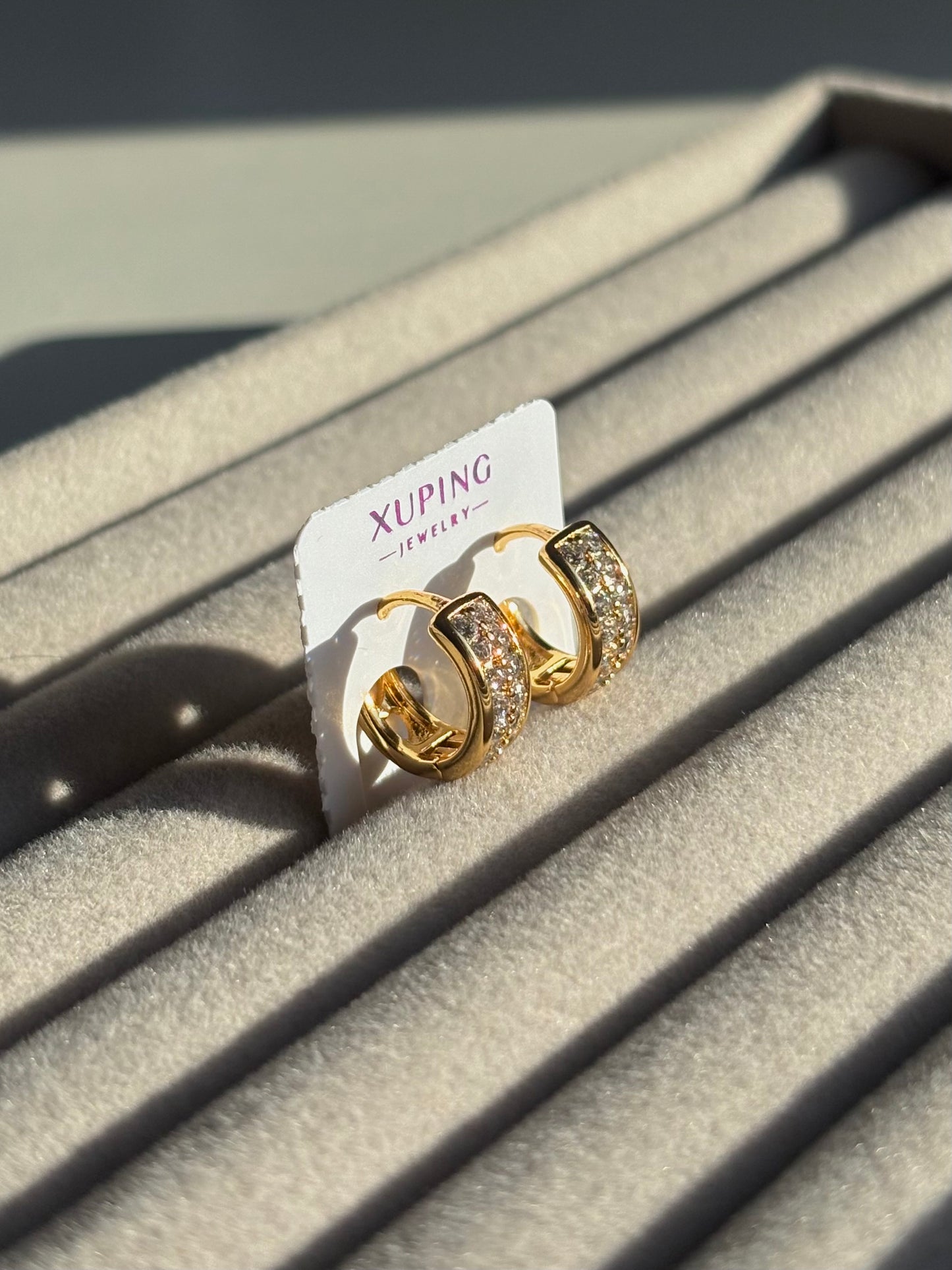 Xuping Çelik Küpe Kadın Dora Taşlı Küpe Işıltılı Halka Model Eternal Sunshine