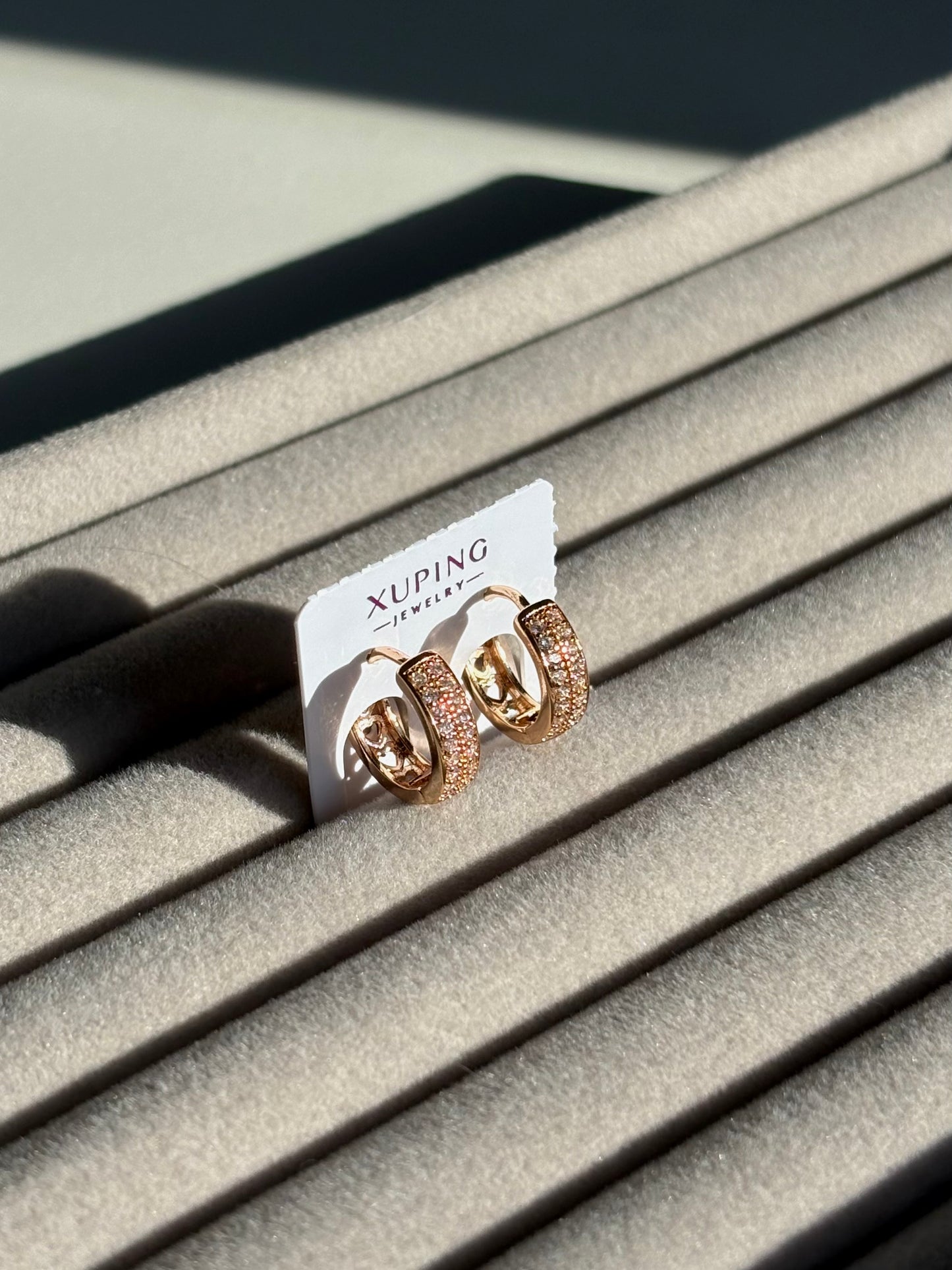 Xuping Çelik Küpe Kadın Amore Rose Taşlı Küpe Işıltılı Halka Model Eternal Sunshine