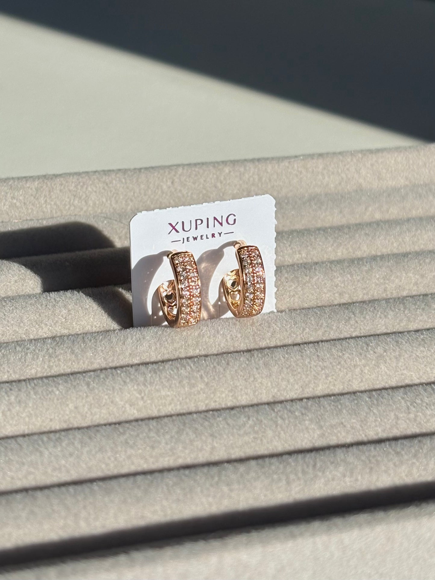 Xuping Çelik Küpe Kadın Amore Rose Taşlı Küpe Işıltılı Halka Model Eternal Sunshine