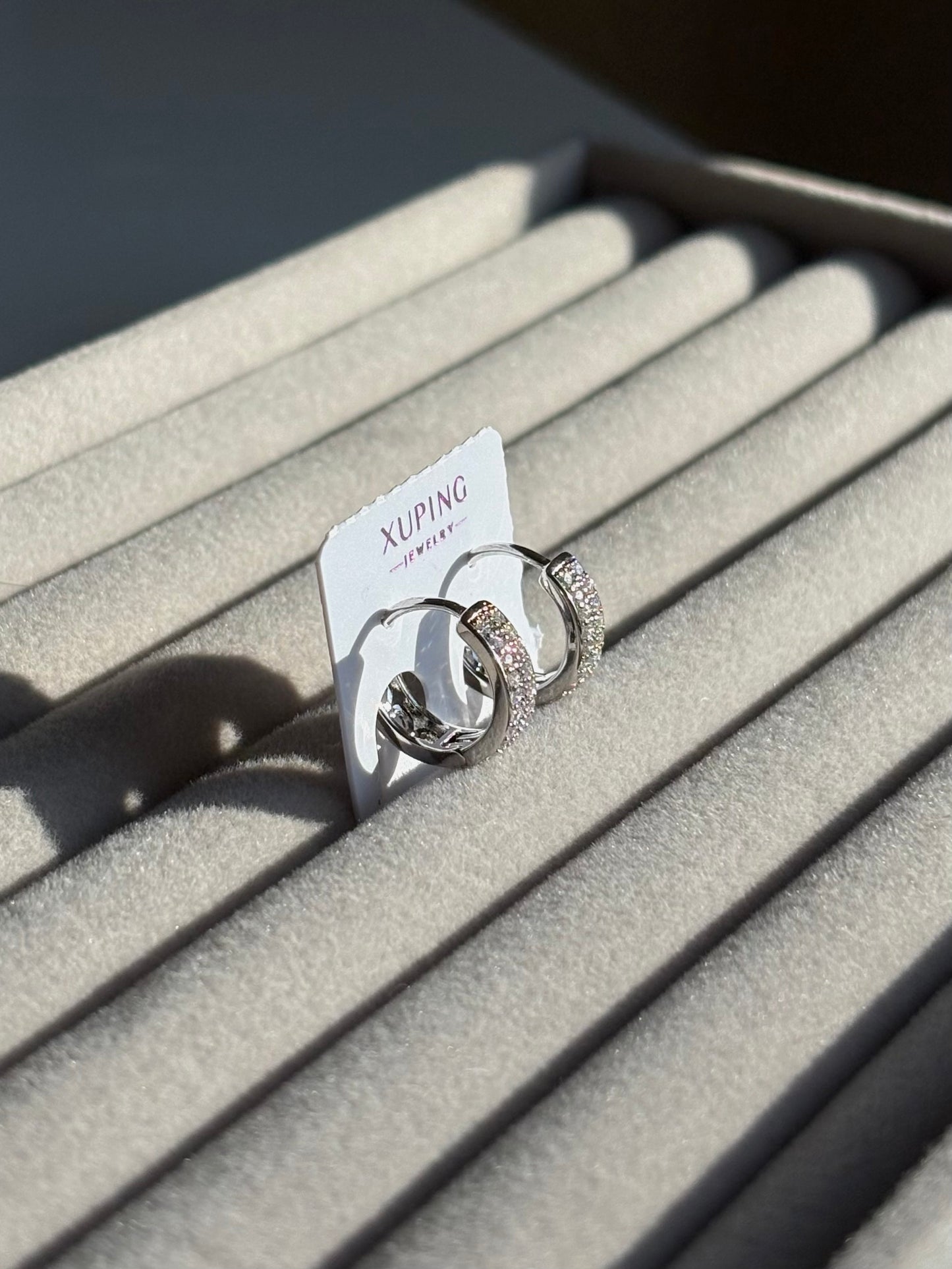 Xuping Çelik Küpe Kadın Amore Silver Taşlı Küpe Işıltılı Halka Model Eternal Sunshine