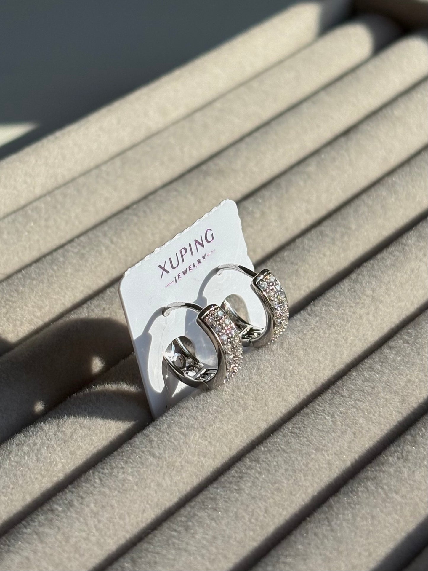 Xuping Çelik Küpe Kadın Amore Silver Taşlı Küpe Işıltılı Halka Model Eternal Sunshine