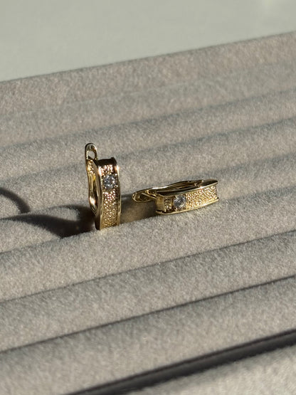 Xuping Çelik Küpe Liora Gold Taşlı Küpe Işıltılı Halka Model Eternal Sunshine