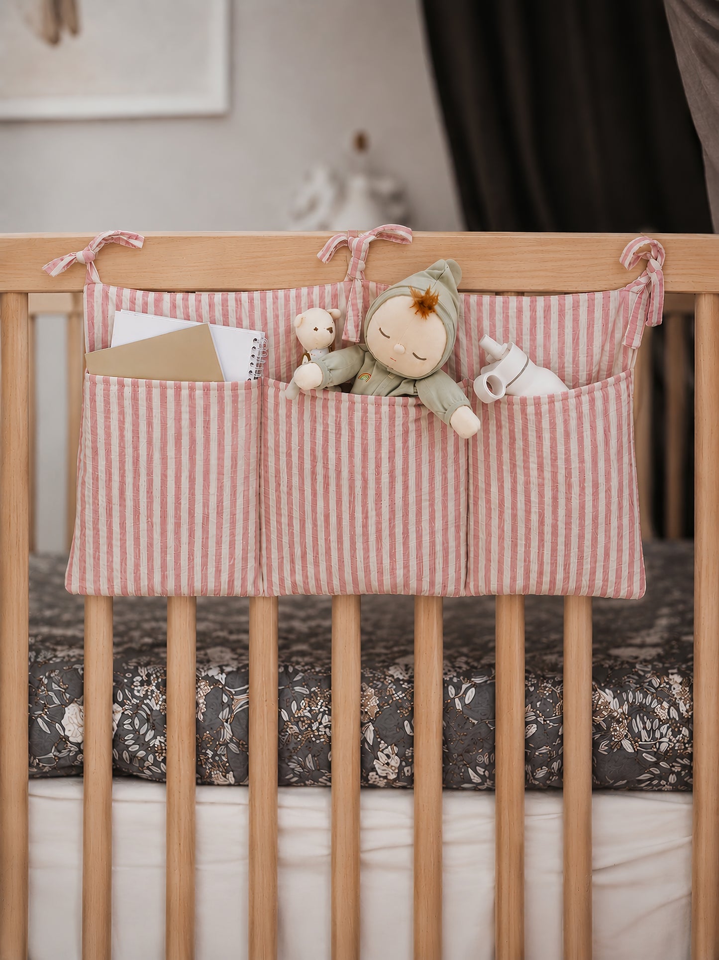 Bebek çocuk beşik yatak Kenarı Düzenleyici Beşik Organizeri Bebek Yatak Kenarı Düzenleyici Cepli Beşik Organizeri 48x23 cm